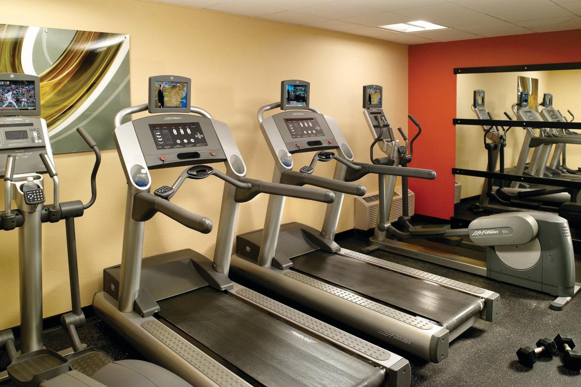 Courtyard By Marriott Macon Hotell Exteriör bild